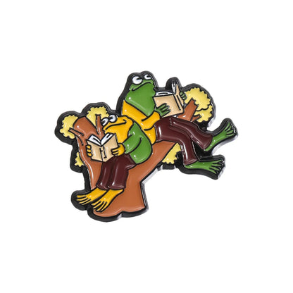 Frog and Toad Enamel Pins Couple Skiing by Boat Park Dating Brooches Lapel Badges Cartoon Animal Jewelry Gift for Lover Friends