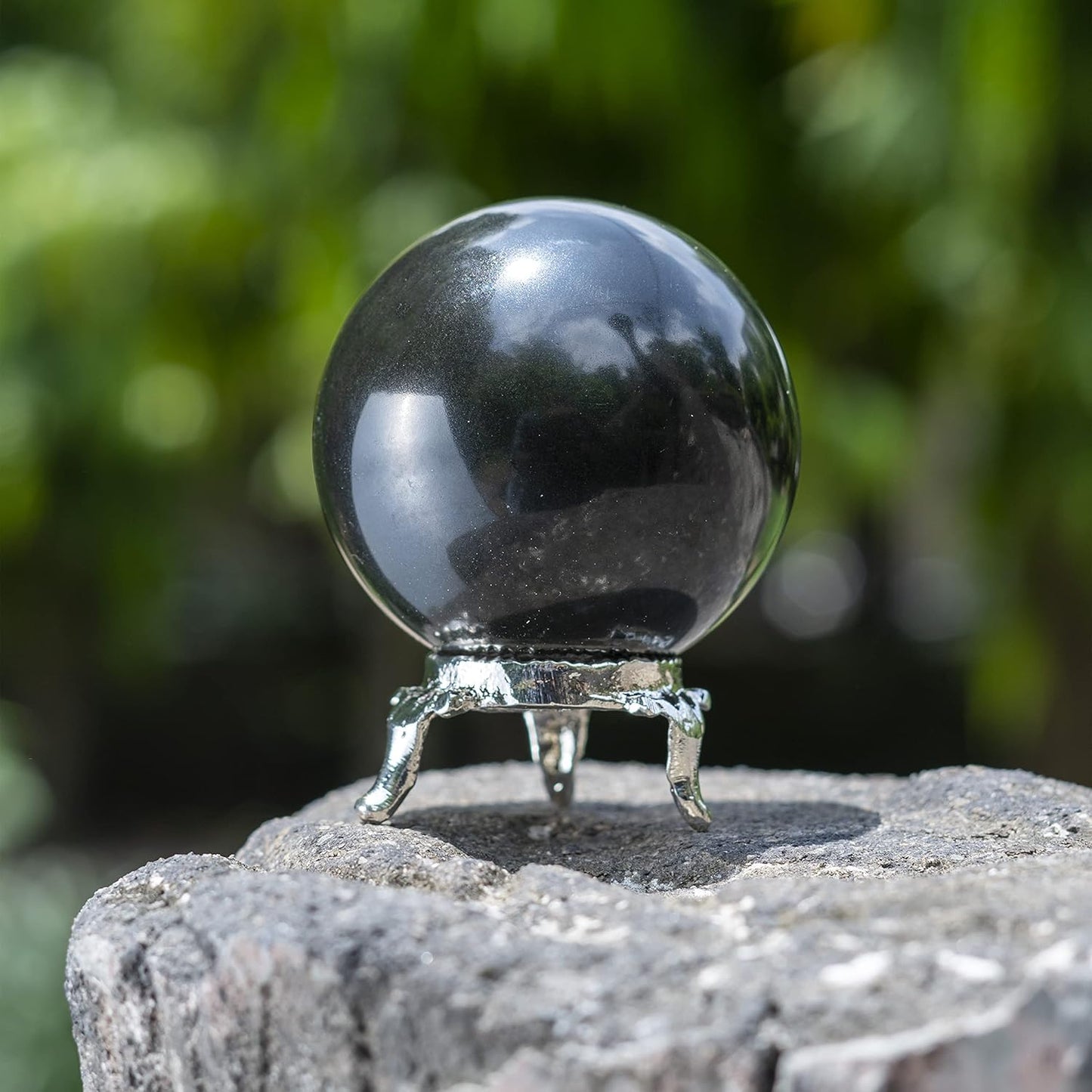 55Mm Black Obsidian Stone Sphere Ball with Metal Stand 1400+ Carats Gemstone Ball Healing Sphere Sculpture Figurine for Fengshui Divination Home Decoration Crystal Sphere