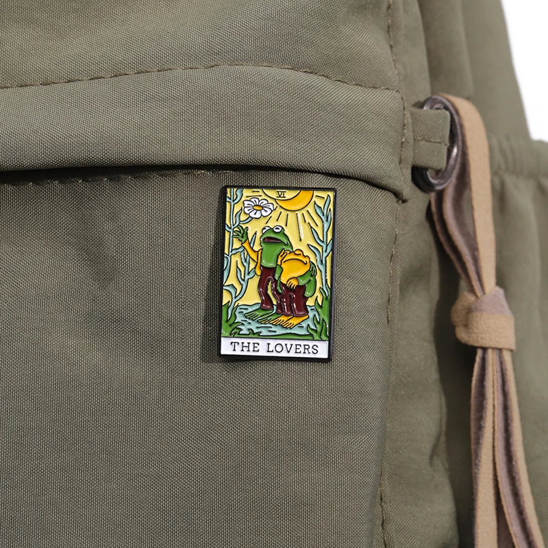 Frog and Toad Enamel Pins Couple Skiing by Boat Park Dating Brooches Lapel Badges Cartoon Animal Jewelry Gift for Lover Friends