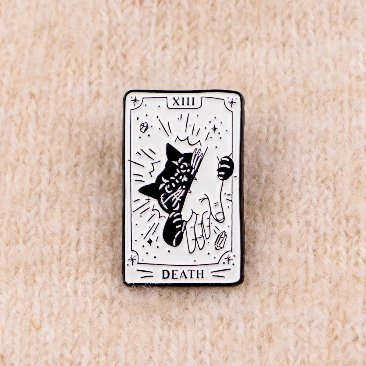 Black Cat Tarot Card Enamel Pin Brooch Pines Lapel Pins Badge on Backpack Clothing Accessories Halloween Jewelry Friends Gifts
