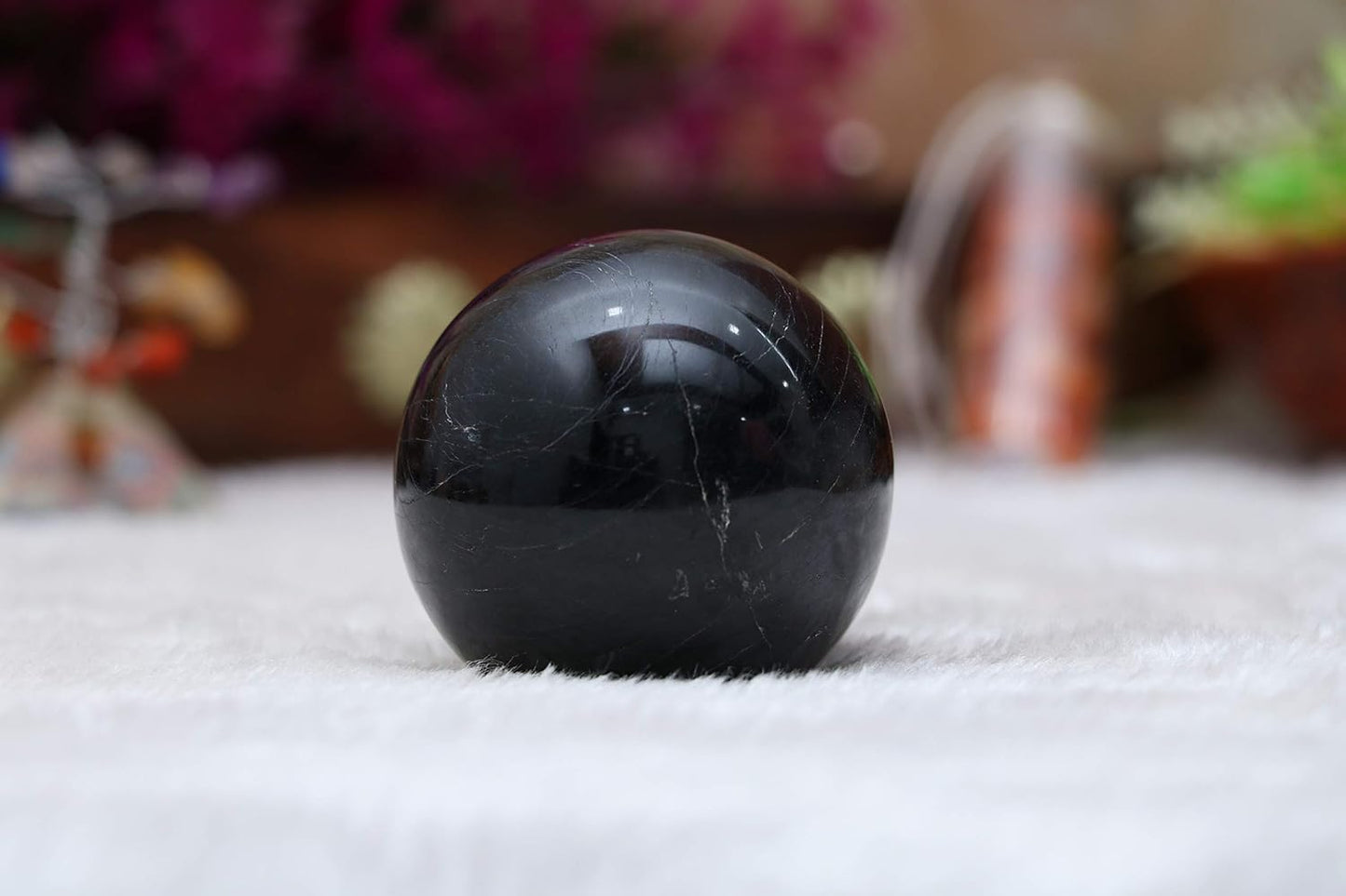 55Mm Black Obsidian Stone Sphere Ball with Metal Stand 1400+ Carats Gemstone Ball Healing Sphere Sculpture Figurine for Fengshui Divination Home Decoration Crystal Sphere