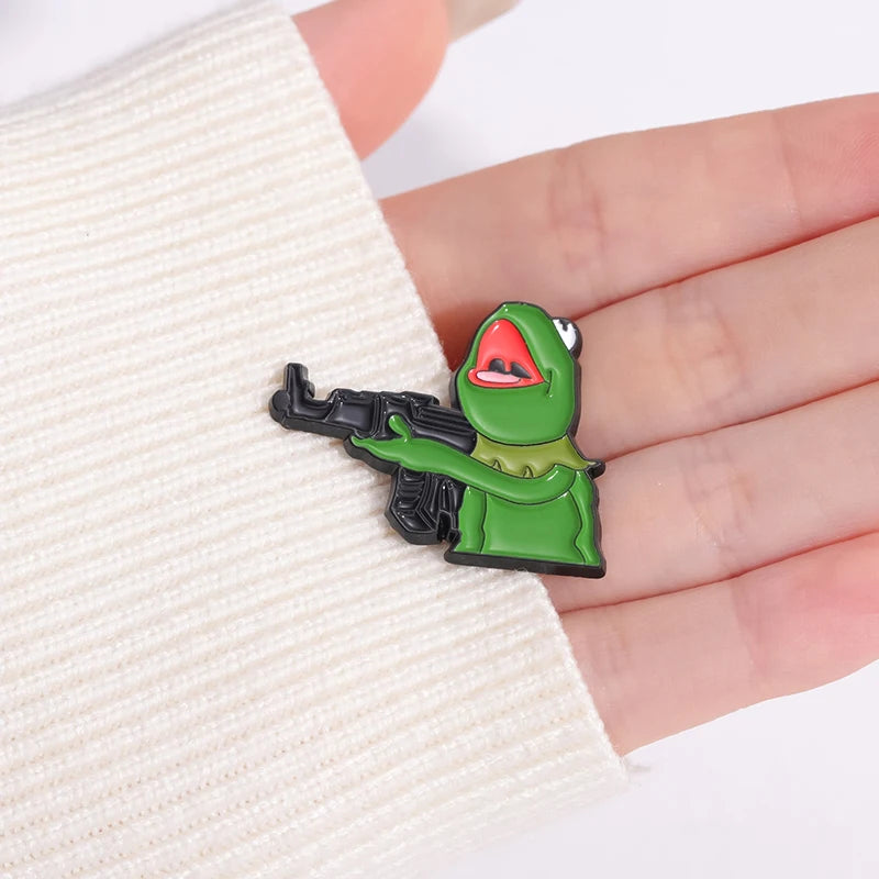 Creative Frog Love Sniper Lapel Pin Anime Games Badge Enamel Pins for Hats Clothes Backpacks Decoration Jewelry Accessories Gift
